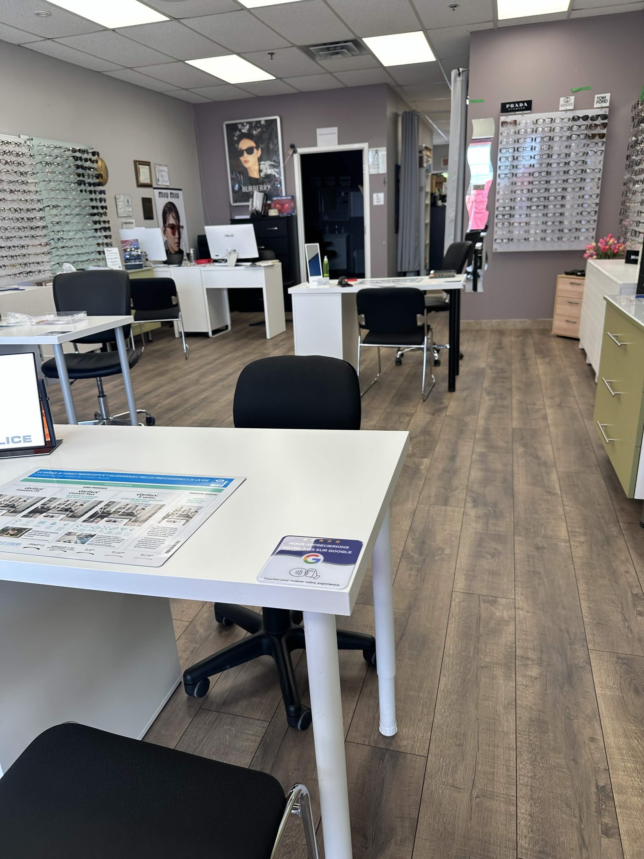 Panneau NFC Google Review installé chez un client